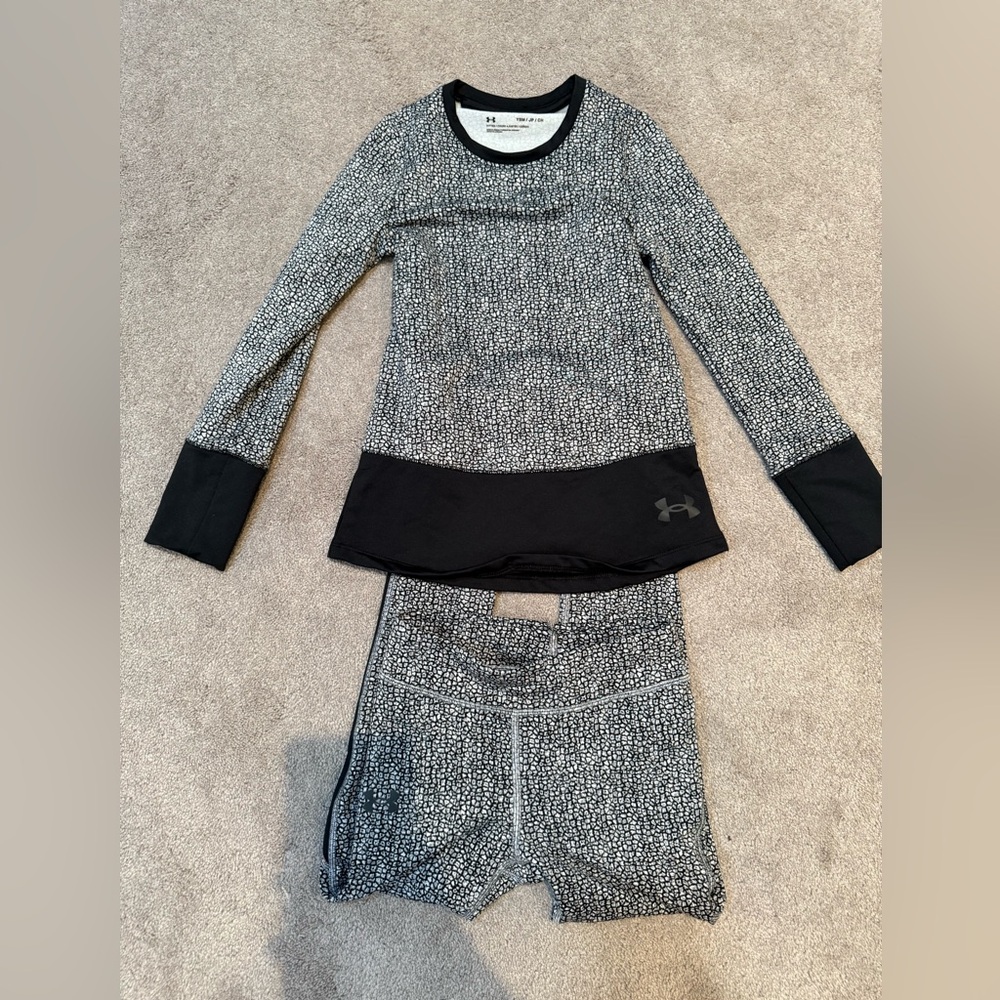 Under Armour Black and White Patterned Top
